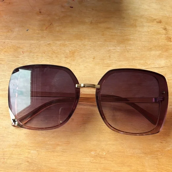Elegant Purple-Brown Sunglasses